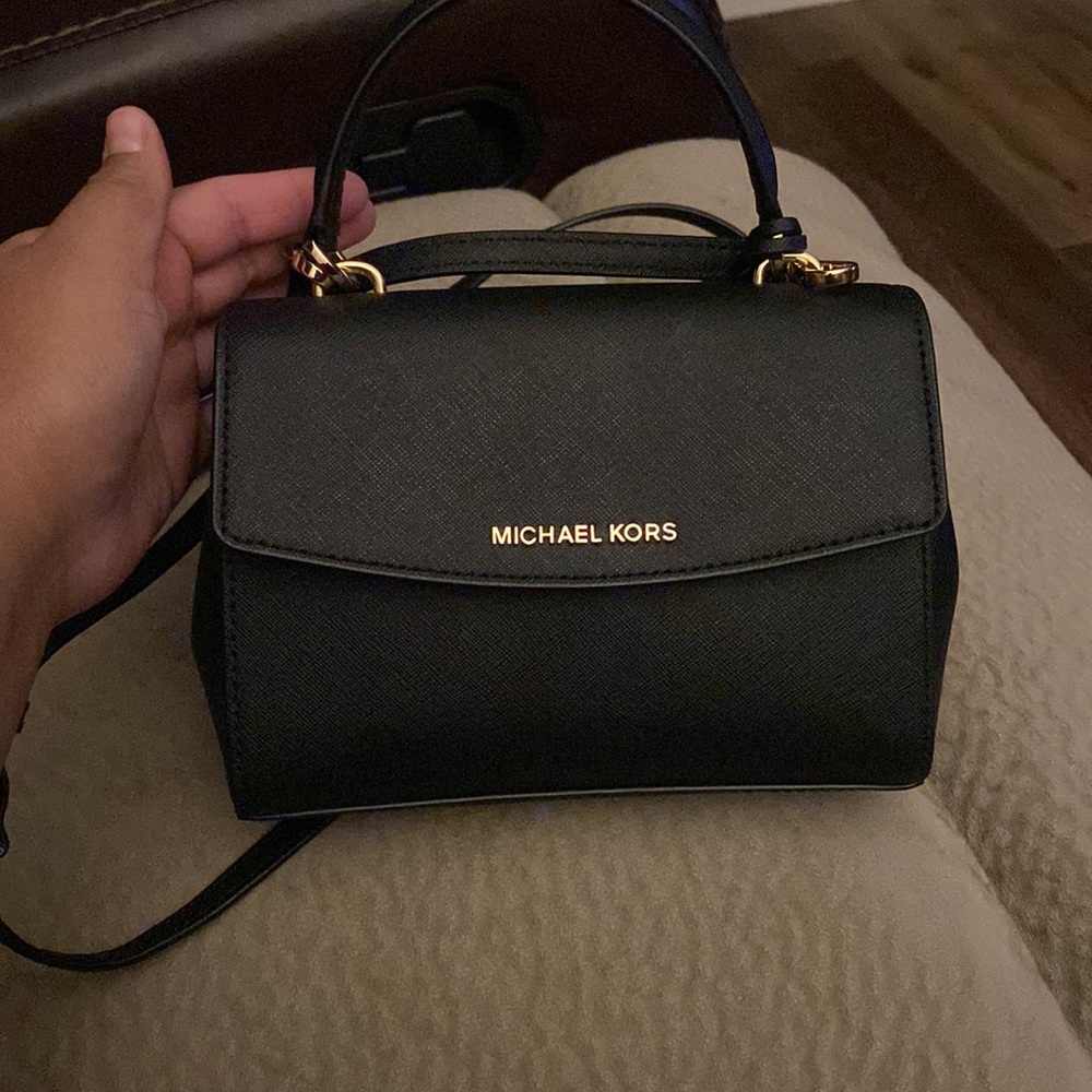 Michael Kors Ava Extra-Small Saffiano crossbody & wallet